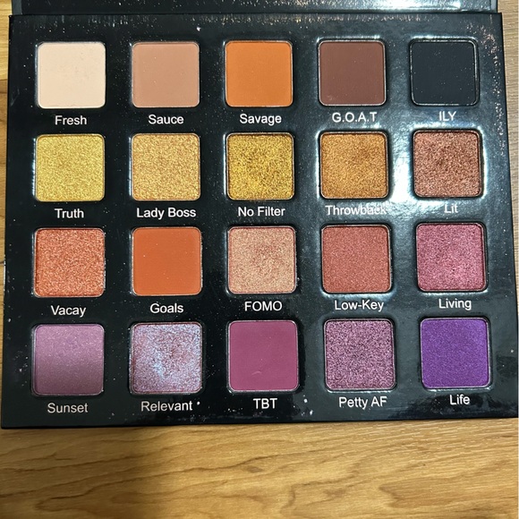 Violet Voss Pro Hashtag Palette - Picture 1 of 6